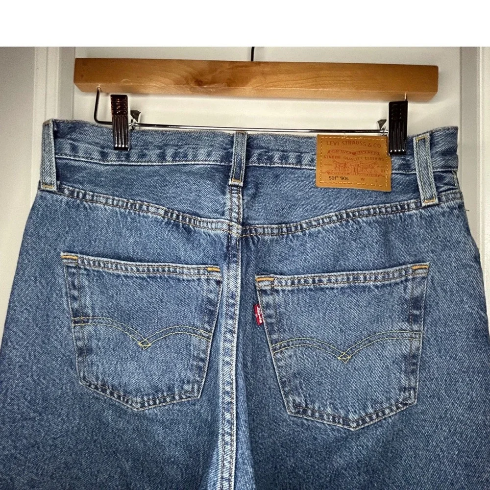 Vintage Levis Premium 501 Straight Leg Jeans Blue Denim Button Fly Womens 27x30 - Picture 5 of 10